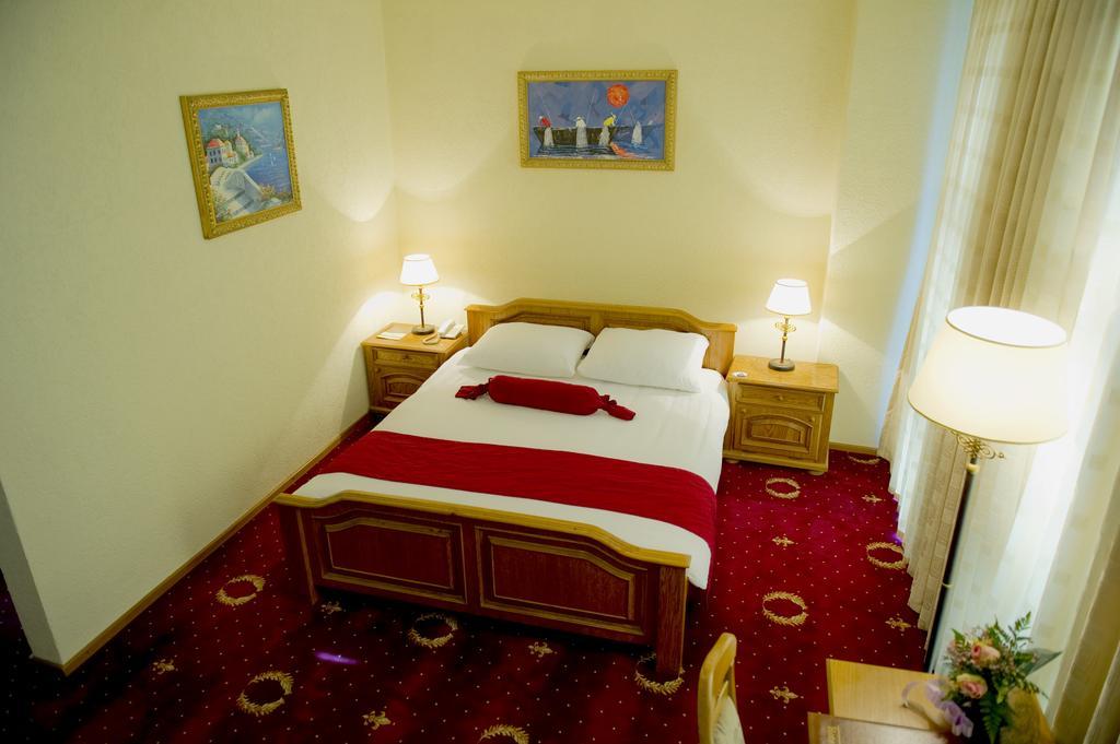 Hotel Victory Pristina Quarto foto
