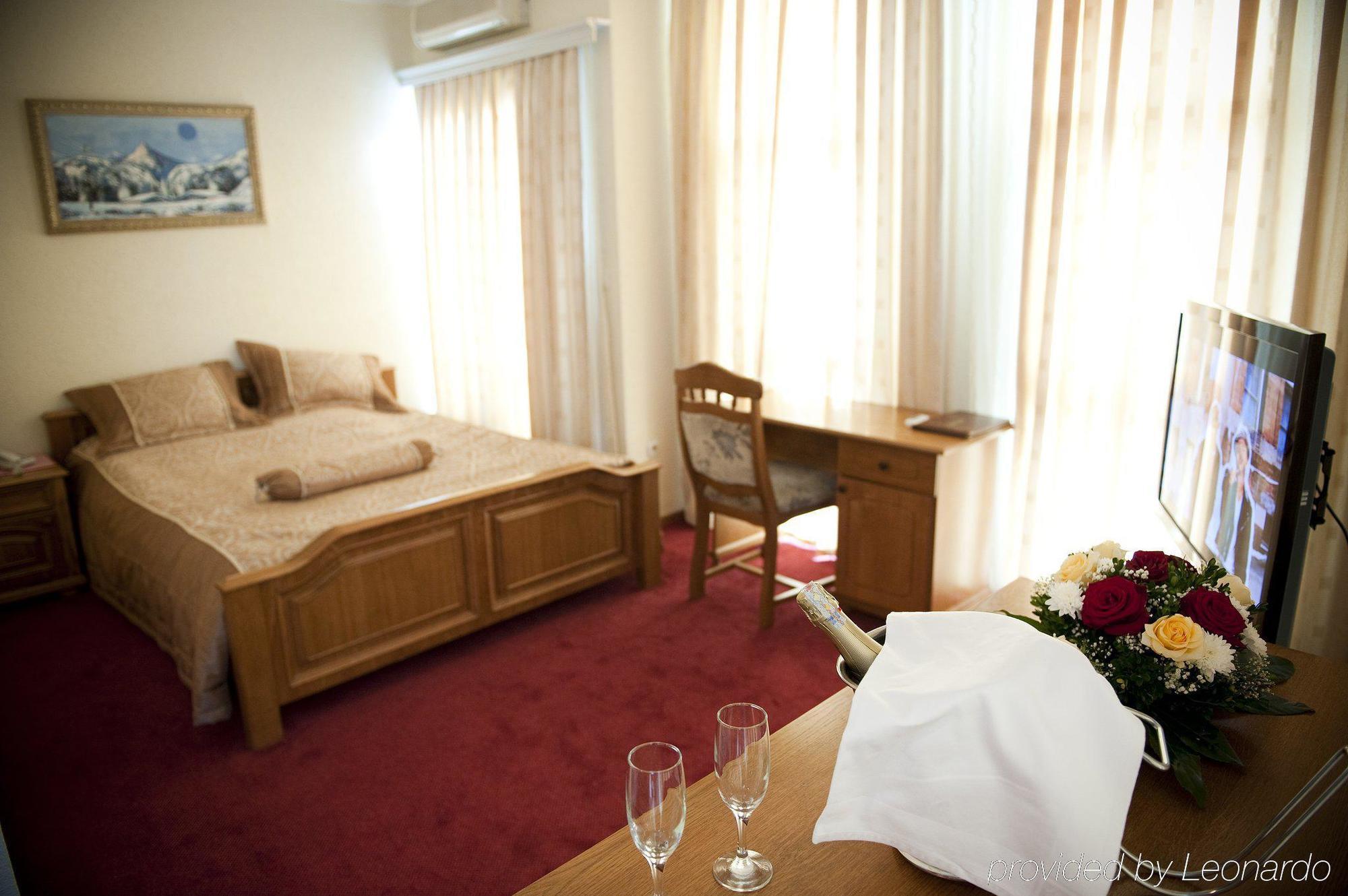 Hotel Victory Pristina Quarto foto
